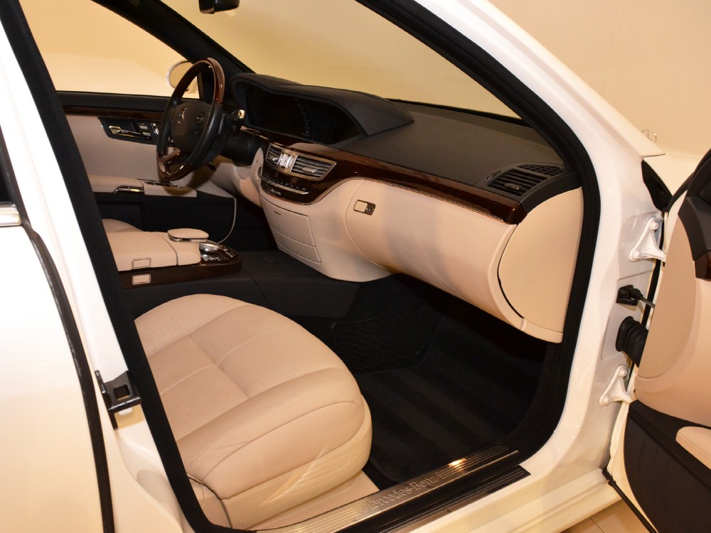 2009 Mercedes-Benz S550 Image 15