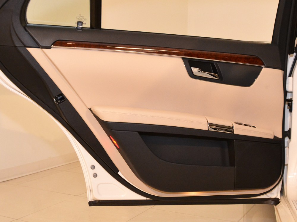 2009 Mercedes-Benz S550 Image 25