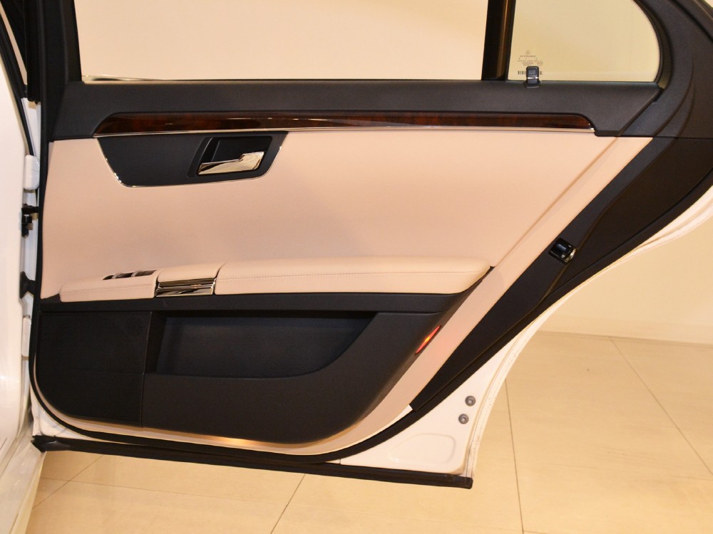 2009 Mercedes-Benz S550 Image 26