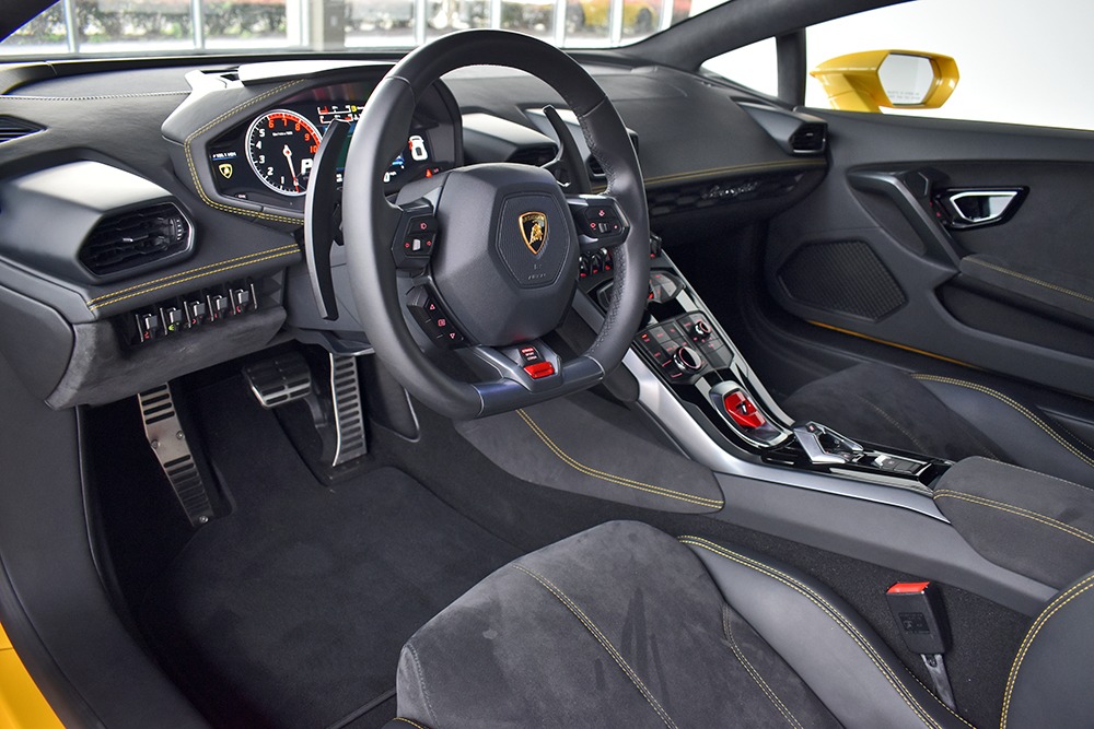 2017 Lamborghini Huracan Image 3