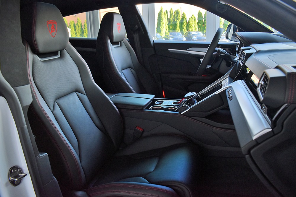 2019 Lamborghini Urus Image 4