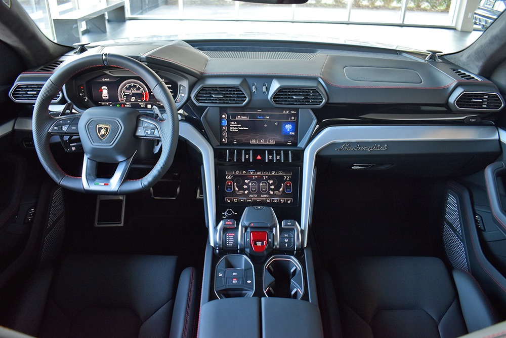 2019 Lamborghini Urus Image 7