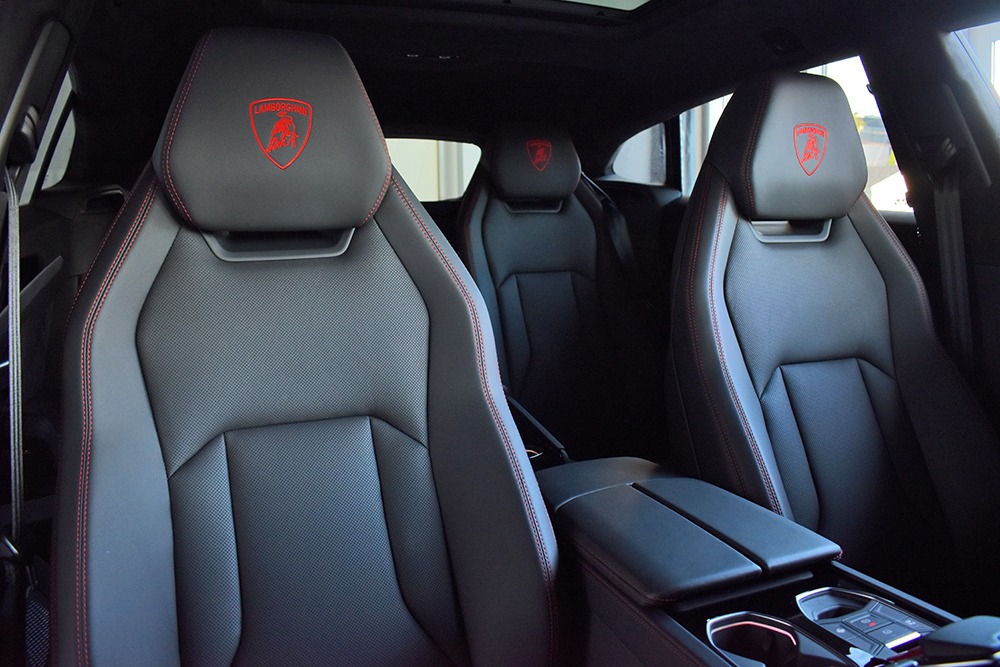 2019 Lamborghini Urus Image 8