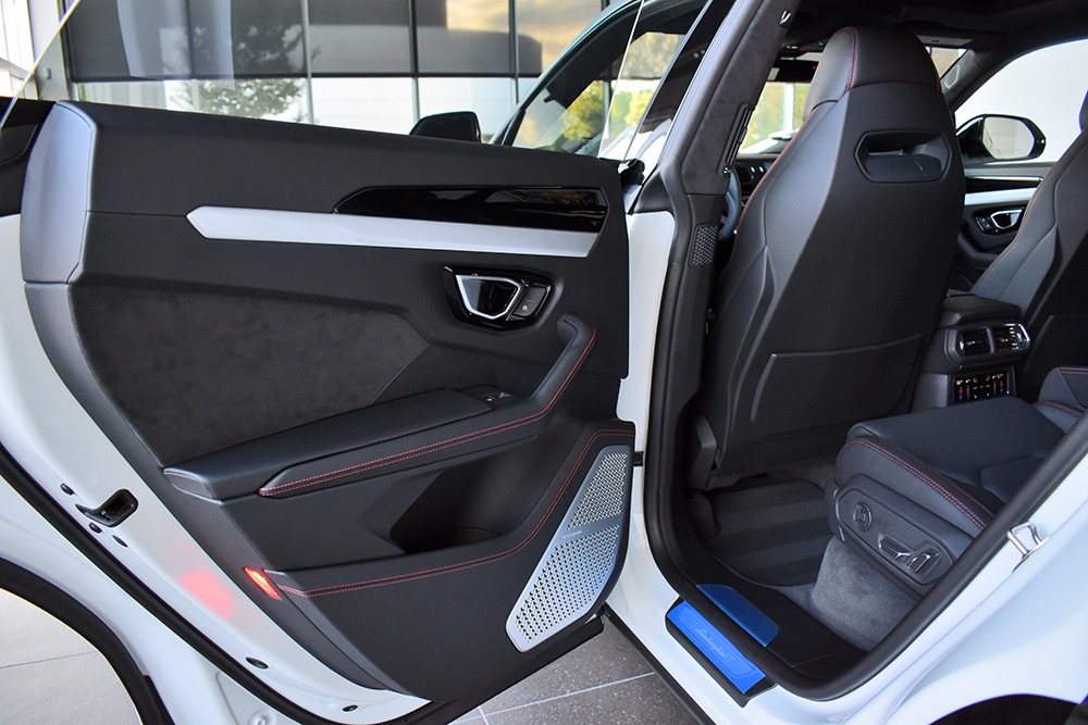 2019 Lamborghini Urus Image 9