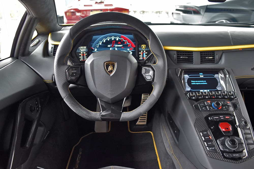2018 Lamborghini Aventador Image 10
