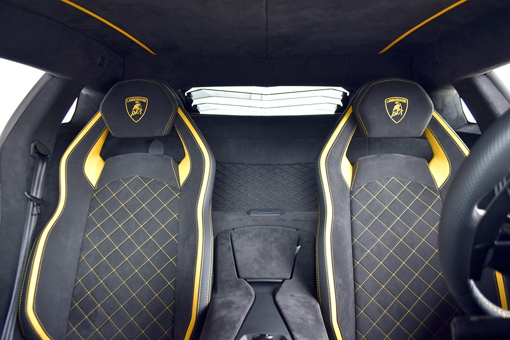 2018 Lamborghini Aventador Image 11