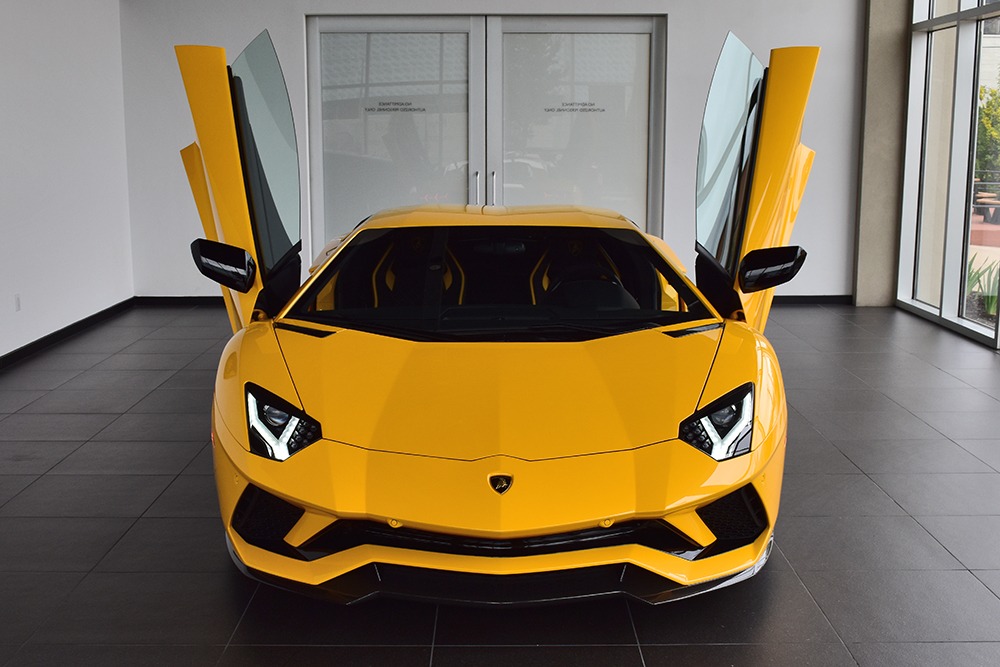 2018 Lamborghini Aventador Image 15