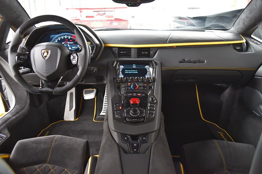 2018 Lamborghini Aventador Image 9