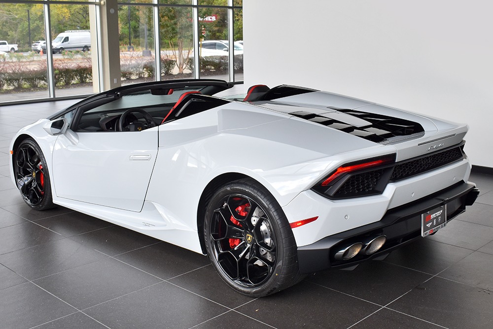2018 Lamborghini Huracan Image 3