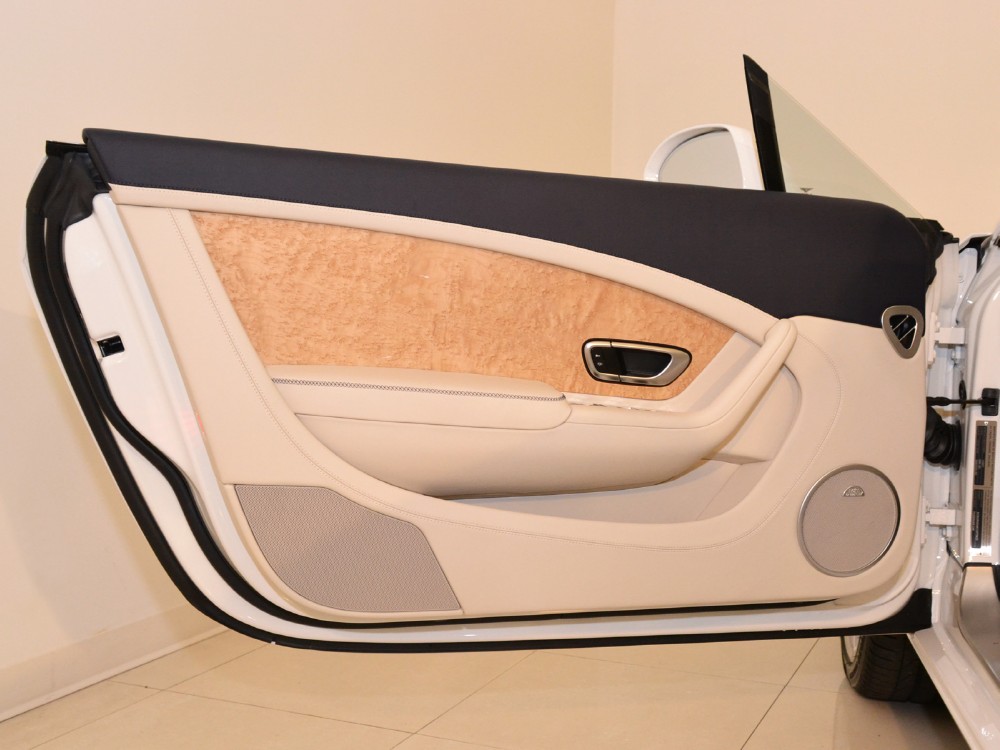 2012 Bentley Continental GT Convertible Image 26