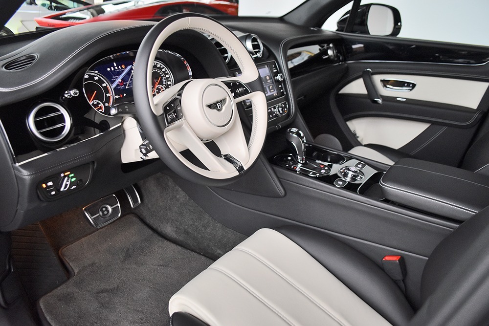 2019 Bentley Bentayga V8 Image 3