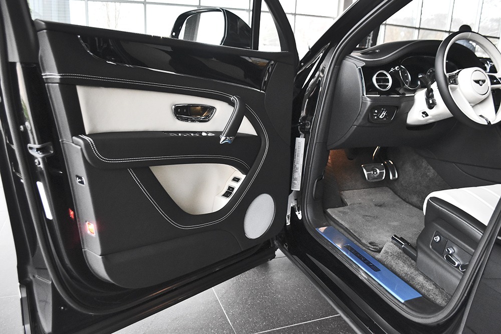 2019 Bentley Bentayga V8 Image 6