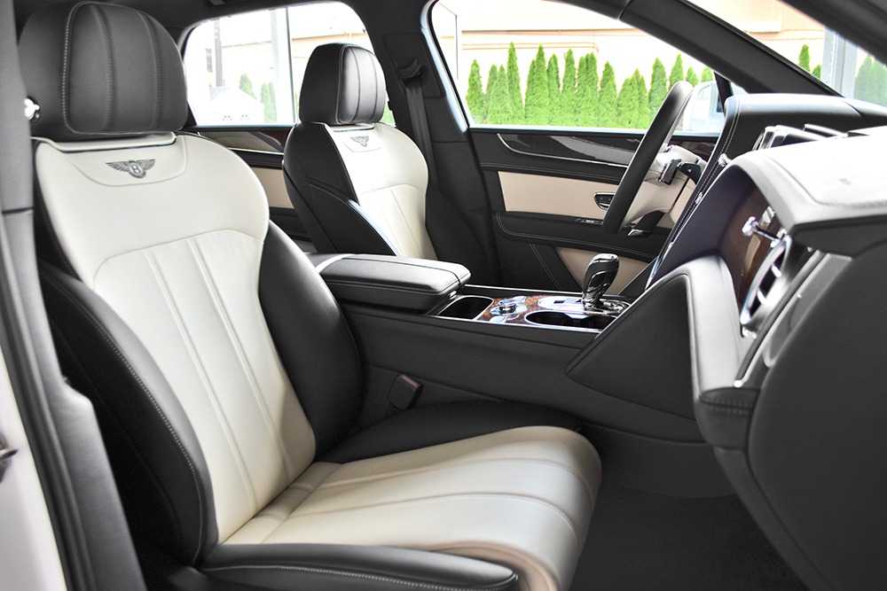 2019 Bentley Bentayga V8 Image 6