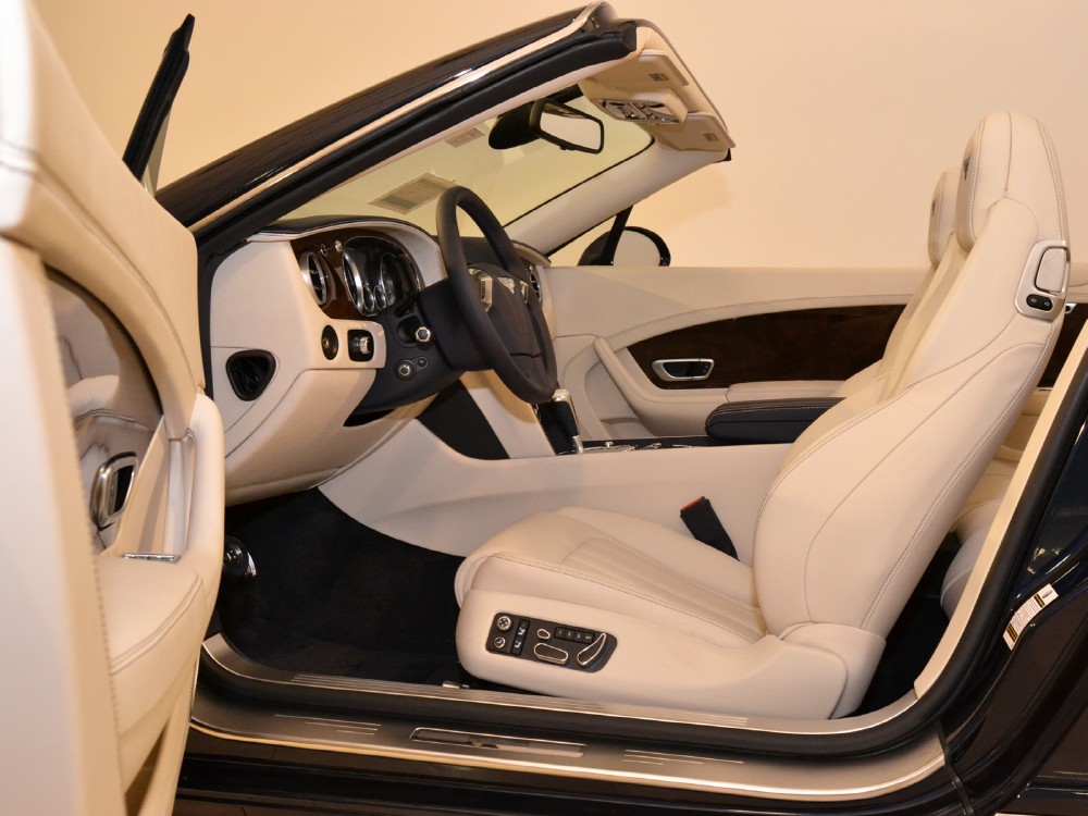 2012 Bentley Continental GT Convertible Image 21
