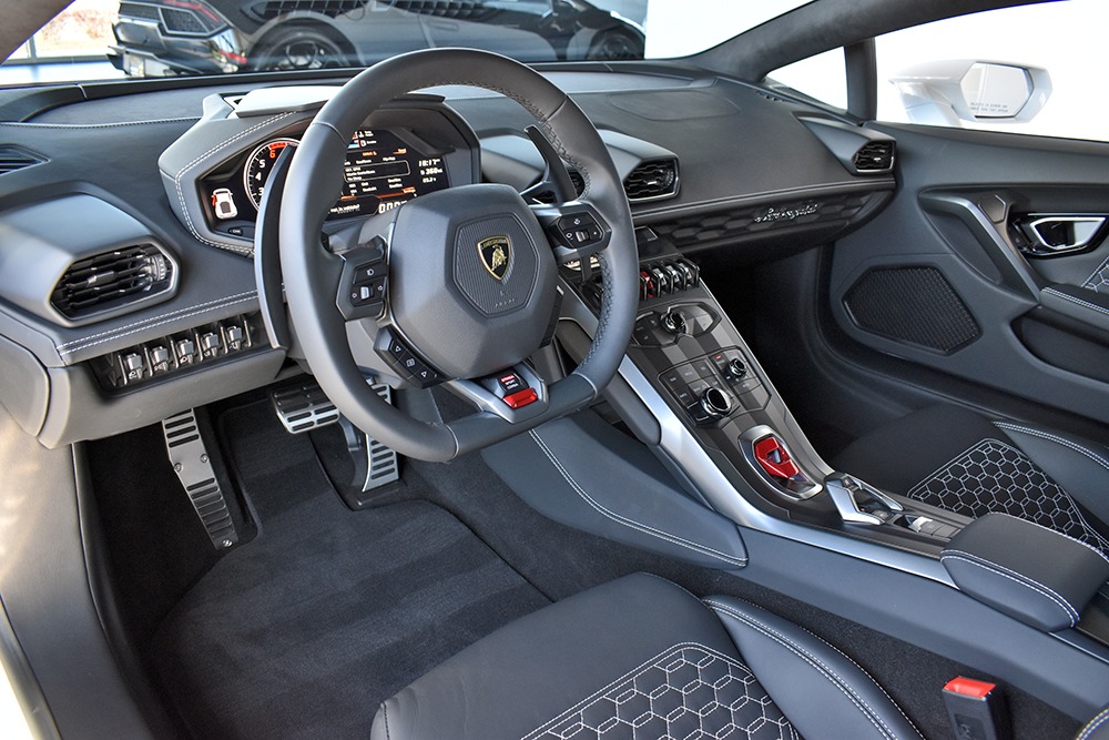 2019 Lamborghini Huracan Image 3