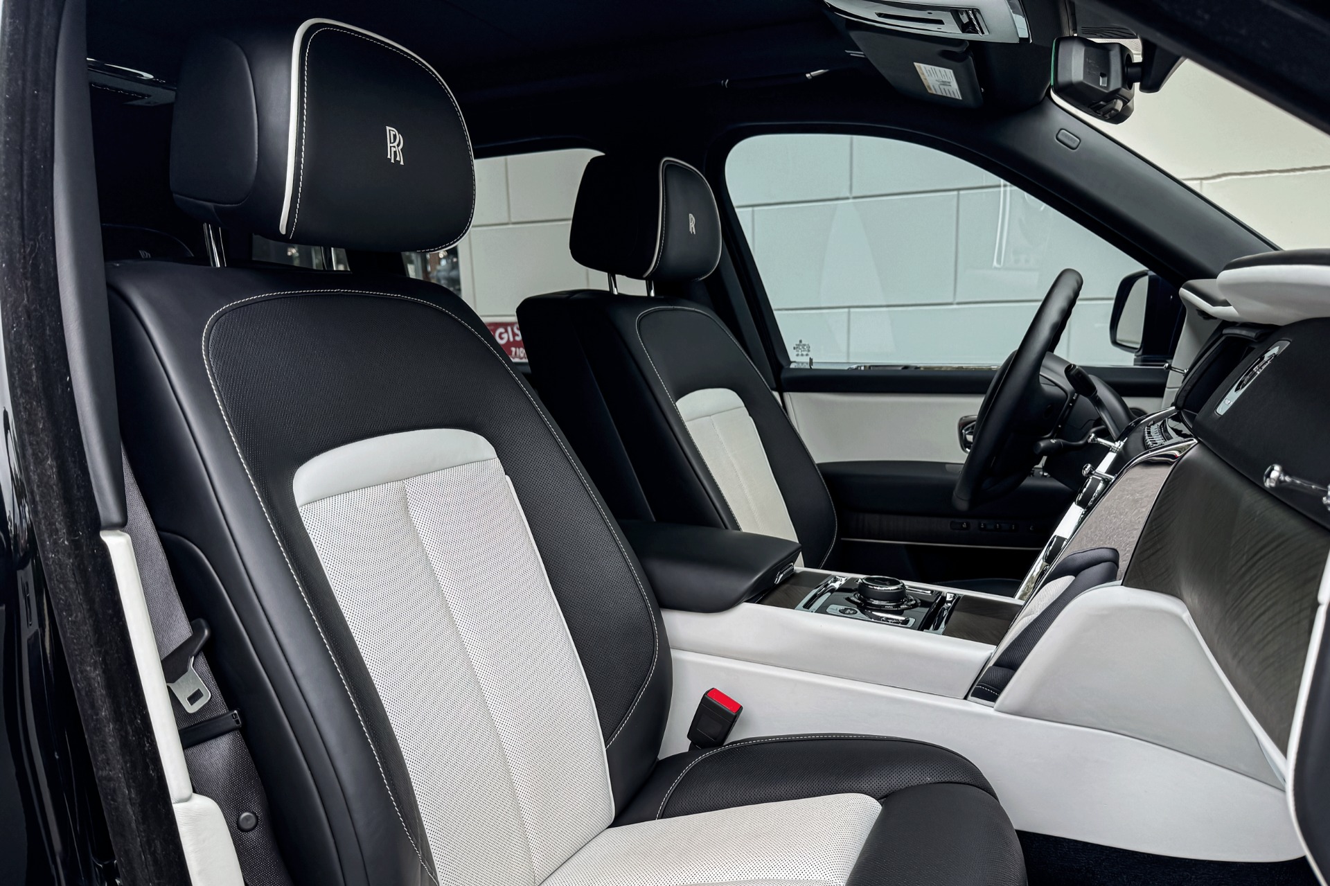 2019 Rolls-Royce Cullinan Image 15