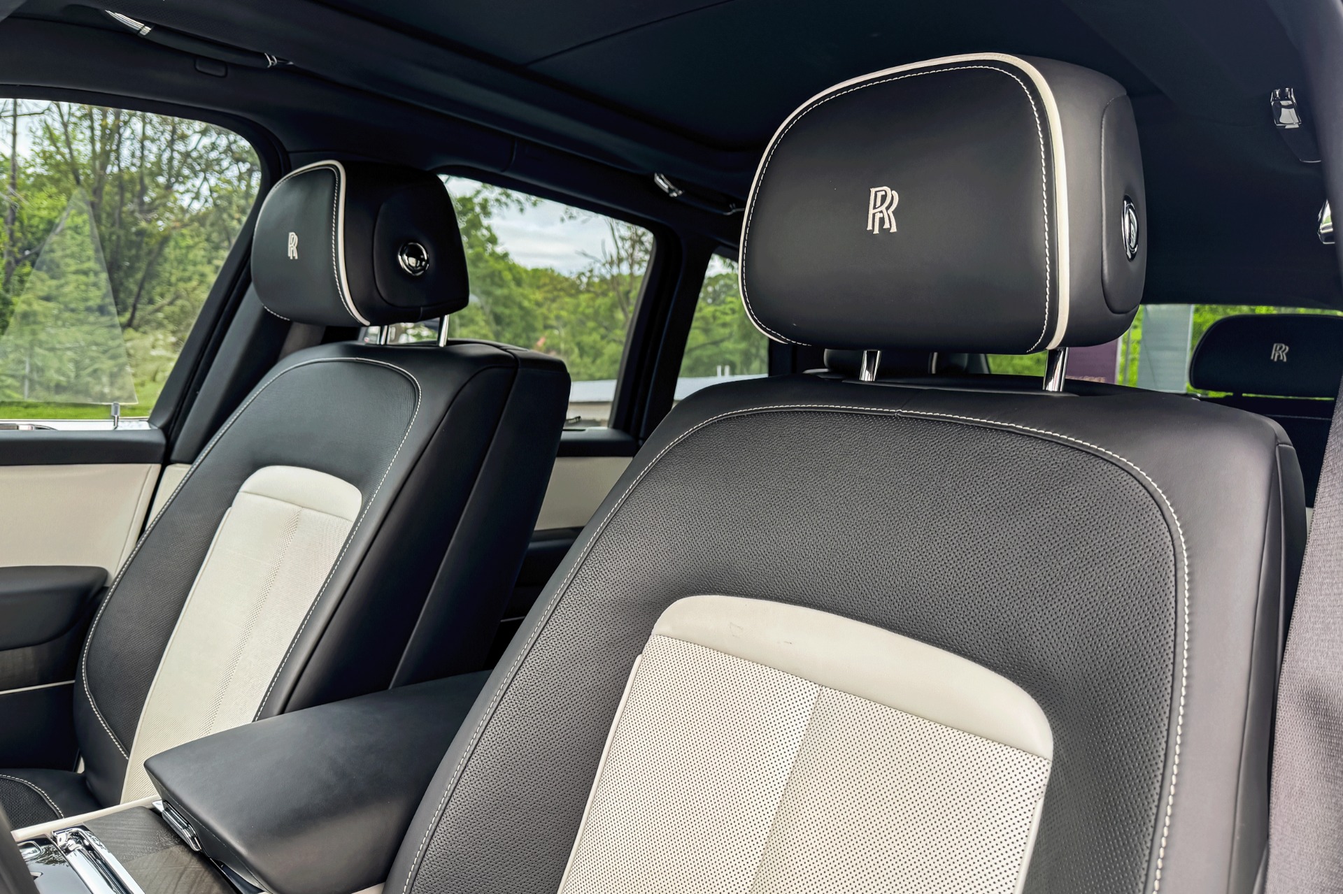2019 Rolls-Royce Cullinan Image 16