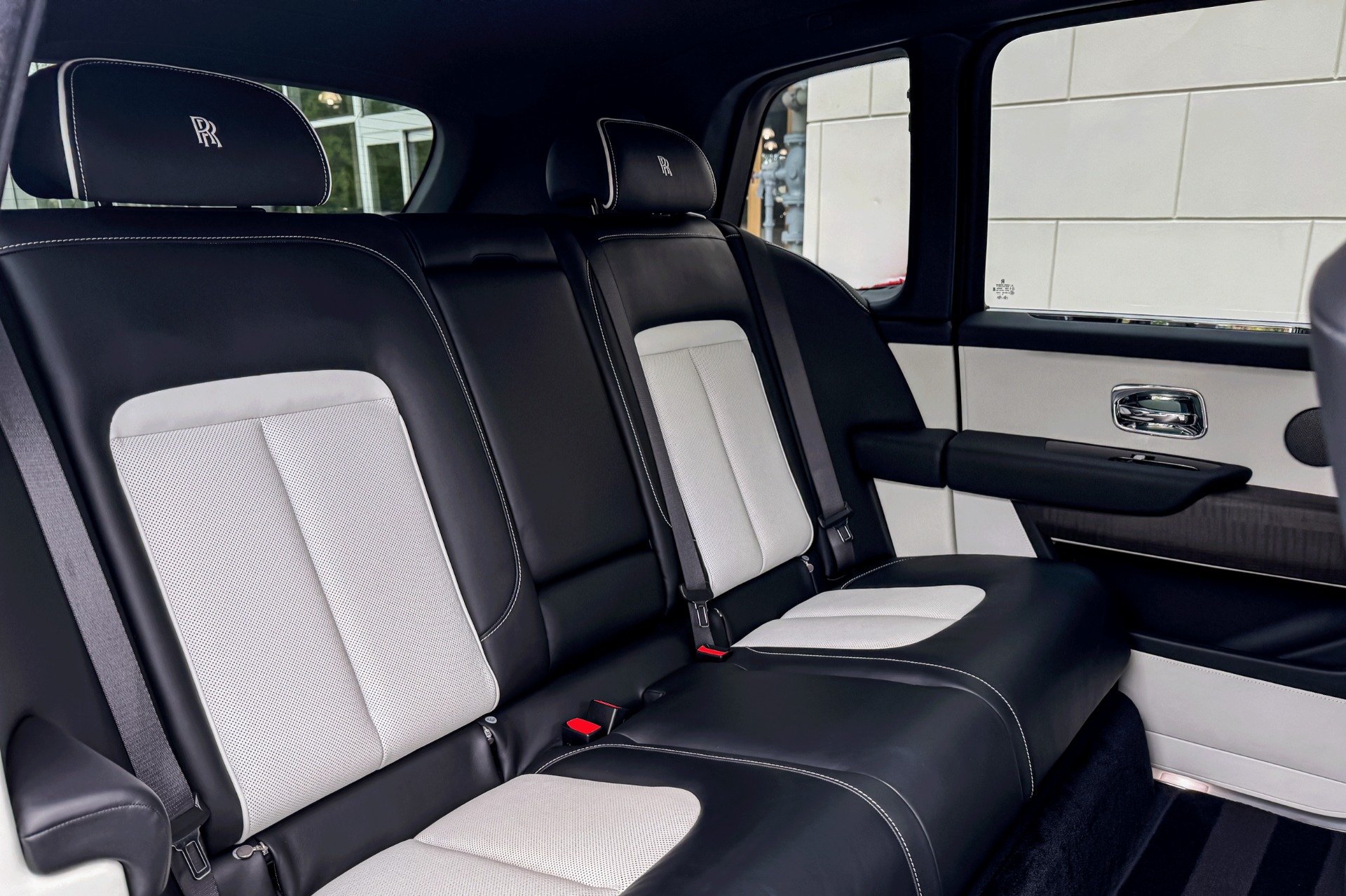 2019 Rolls-Royce Cullinan Image 17