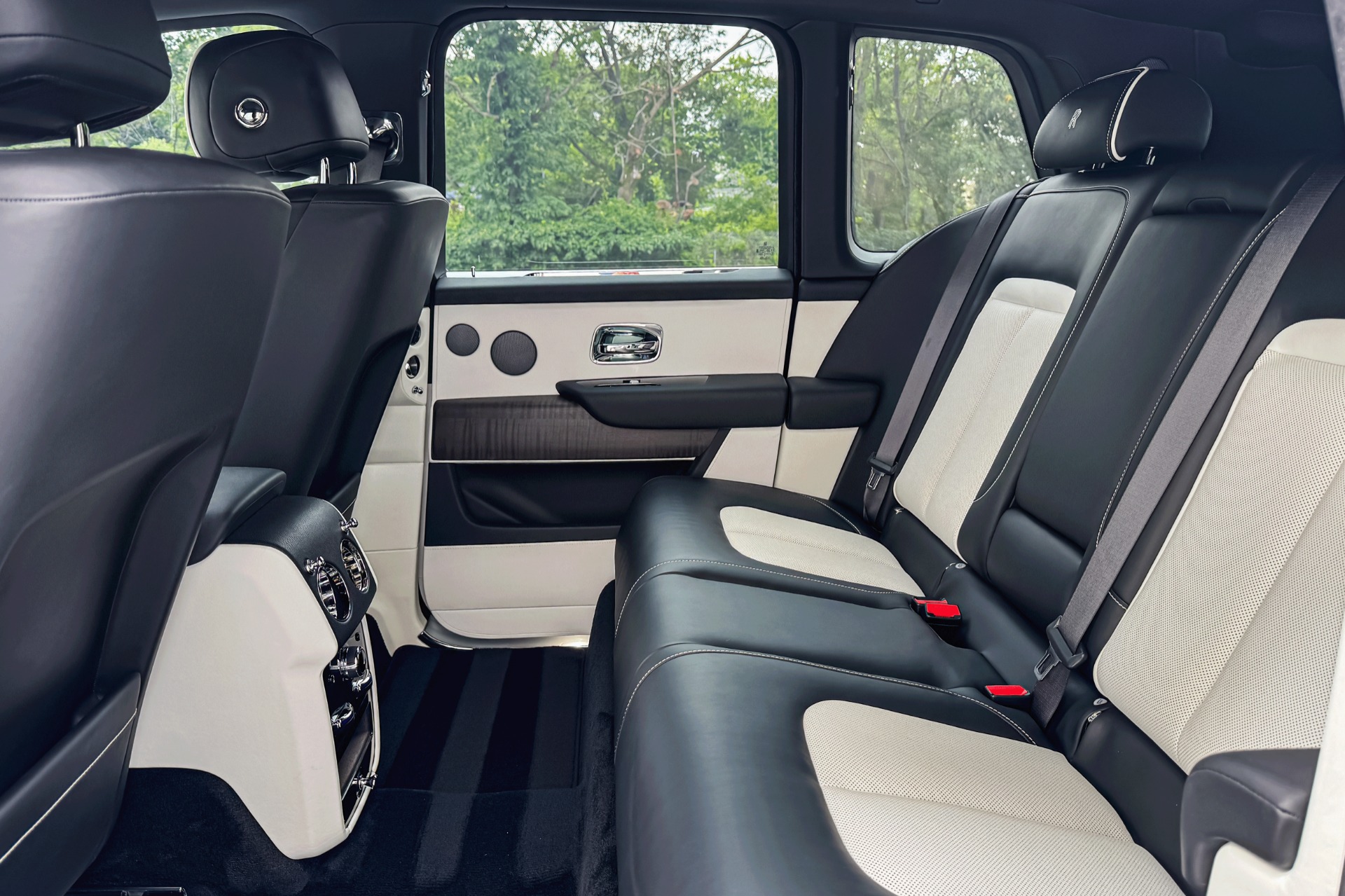 2019 Rolls-Royce Cullinan Image 6