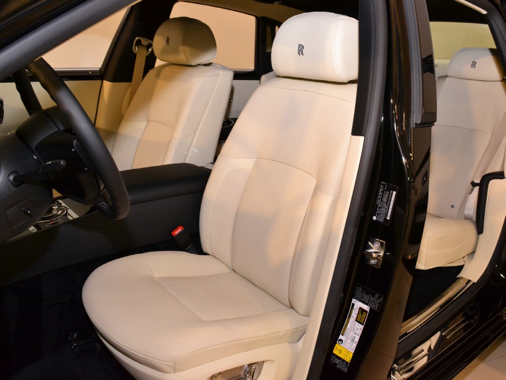 2011 Rolls-Royce Ghost Image 13