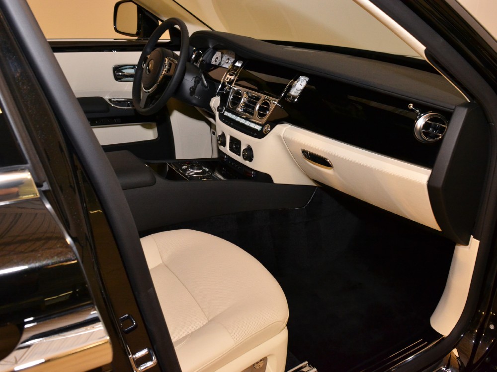 2011 Rolls-Royce Ghost Image 15