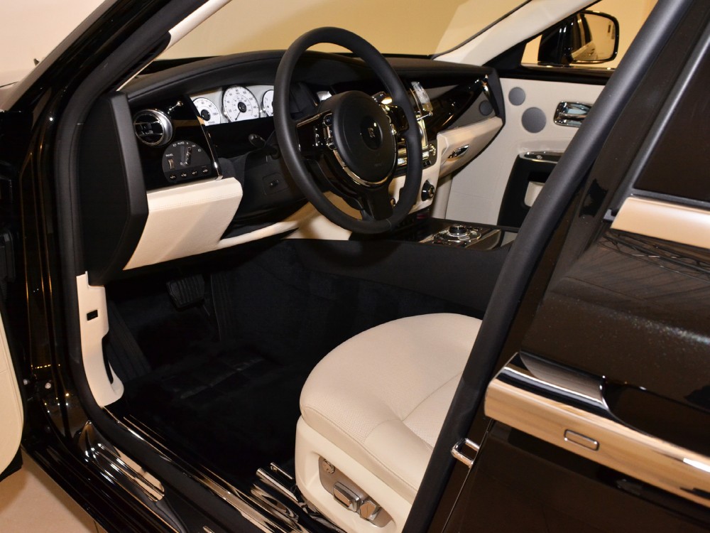 2011 Rolls-Royce Ghost Image 3