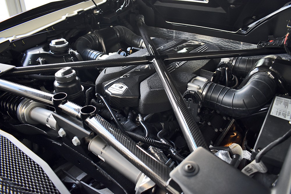 2016 Lamborghini Aventador Image 12