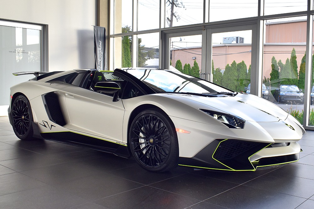 2016 Lamborghini Aventador Image 14