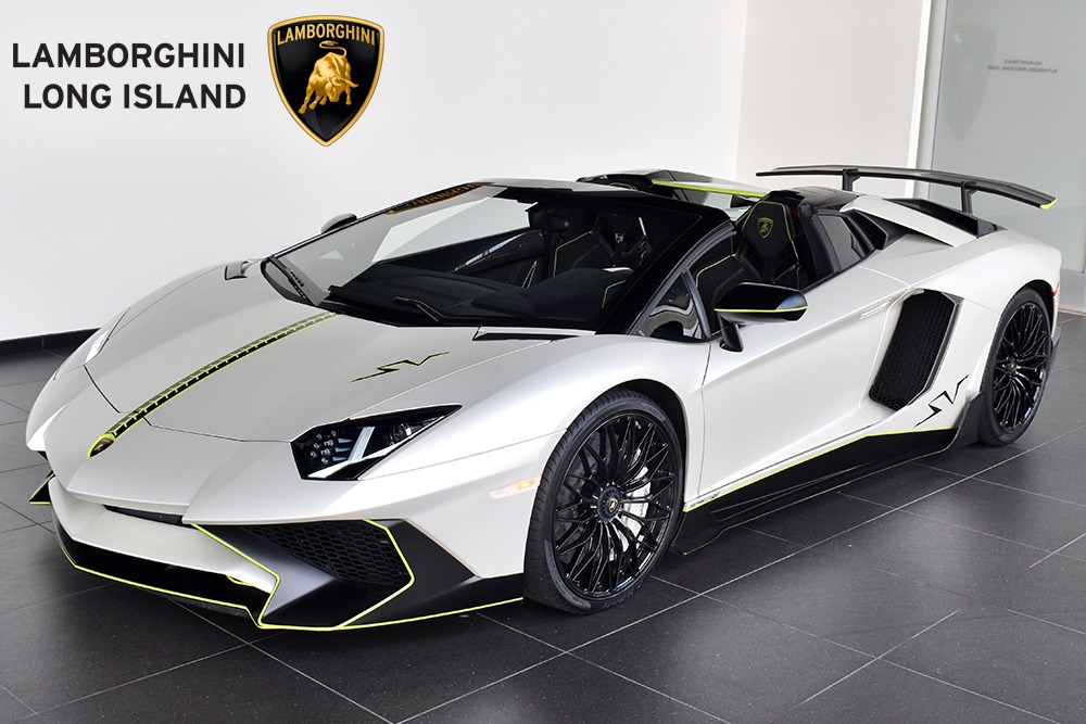 2016 Lamborghini Aventador Image 1