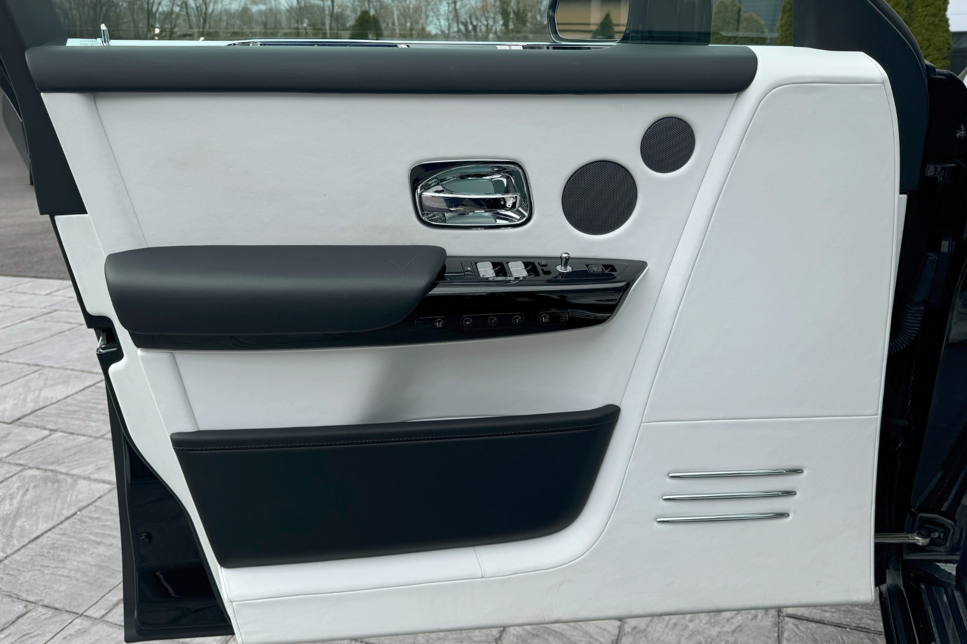 2019 Rolls-Royce Phantom Image 12