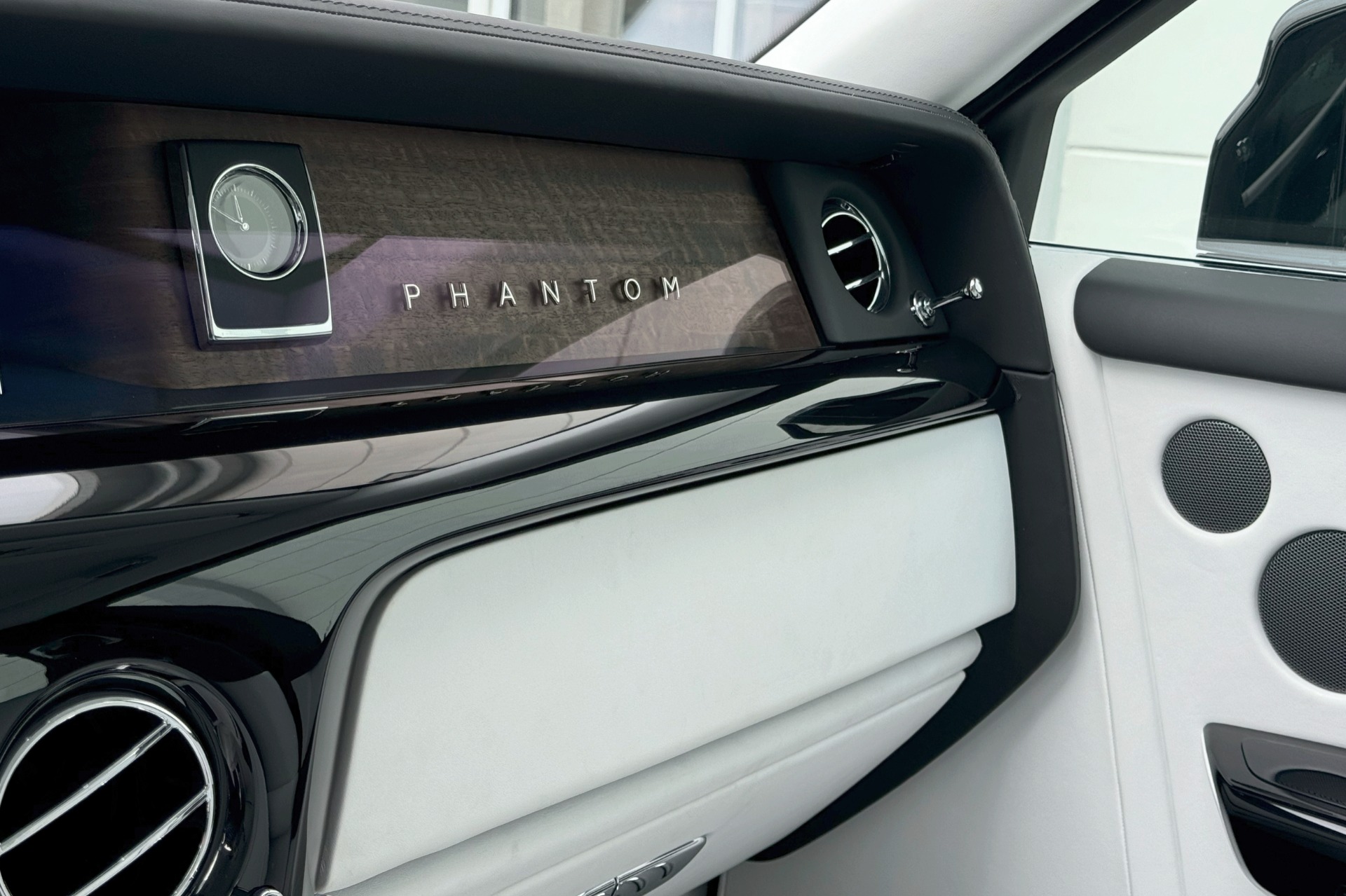 2019 Rolls-Royce Phantom Image 18