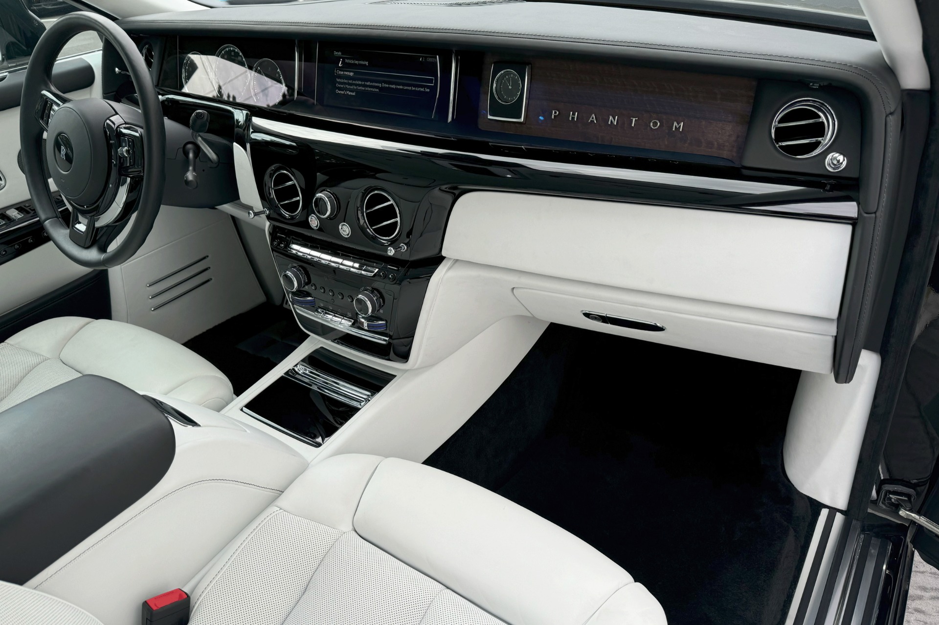 2019 Rolls-Royce Phantom Image 19