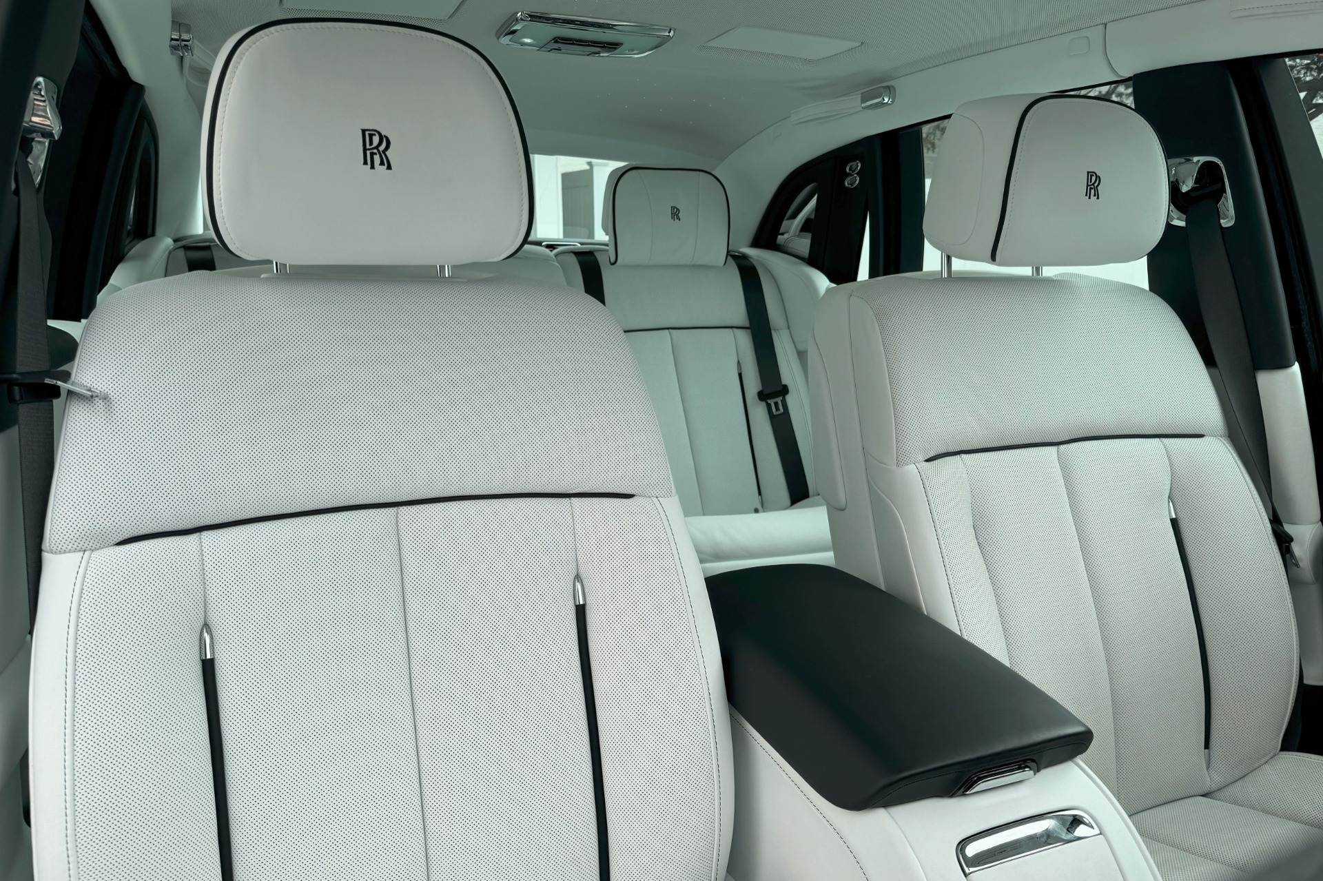 2019 Rolls-Royce Phantom Image 21