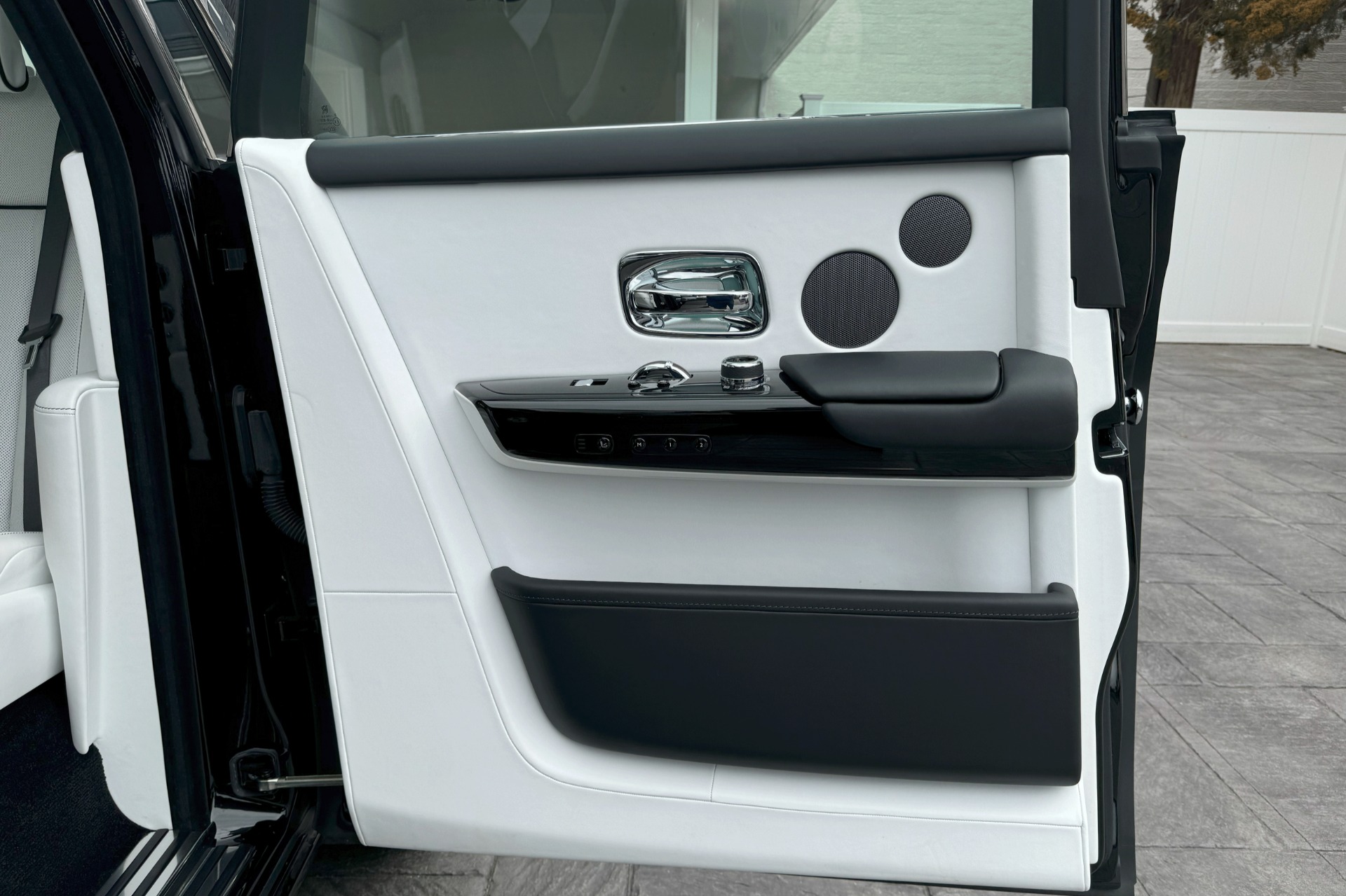 2019 Rolls-Royce Phantom Image 23