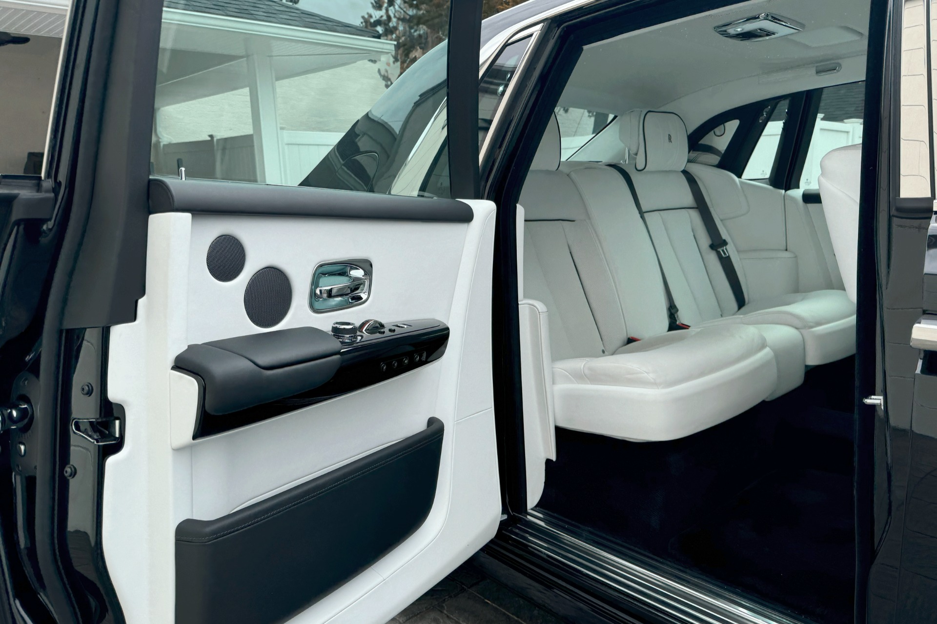 2019 Rolls-Royce Phantom Image 31