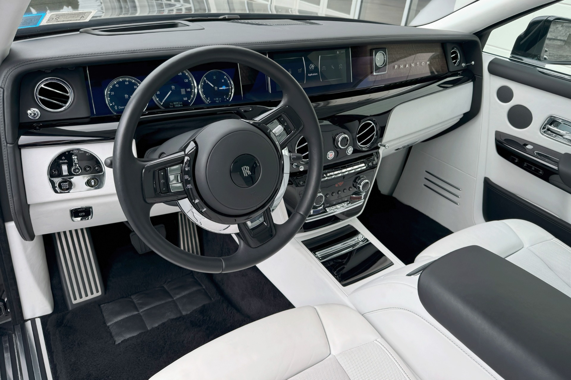 2019 Rolls-Royce Phantom Image 4