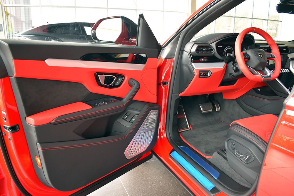 2019 Lamborghini Urus Image 6