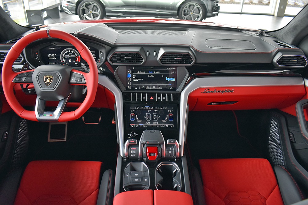 2019 Lamborghini Urus Image 7