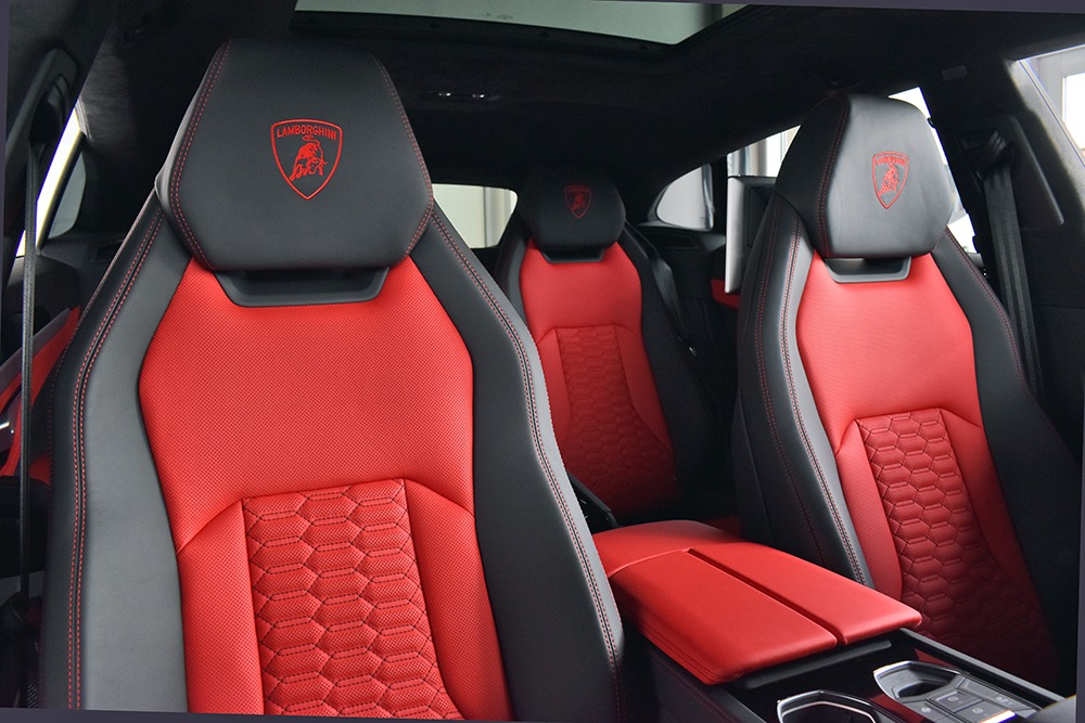 2019 Lamborghini Urus Image 8