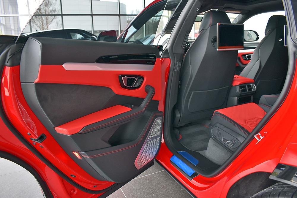 2019 Lamborghini Urus Image 9