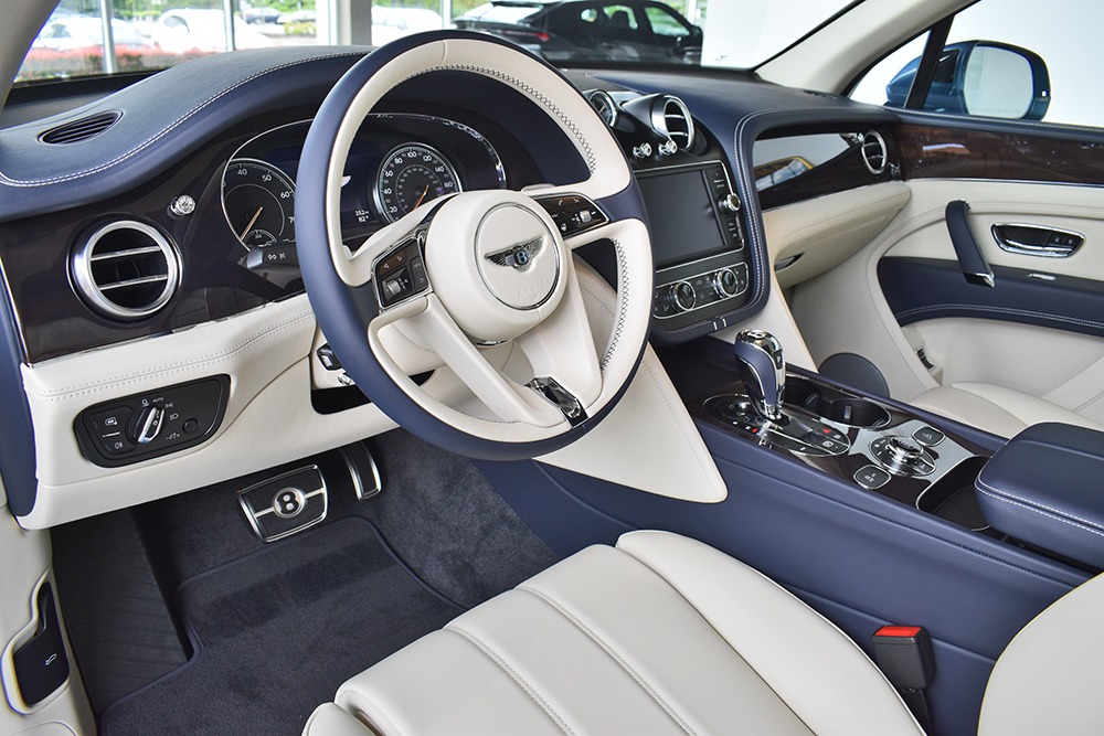 2019 Bentley Bentayga V8 Image 3
