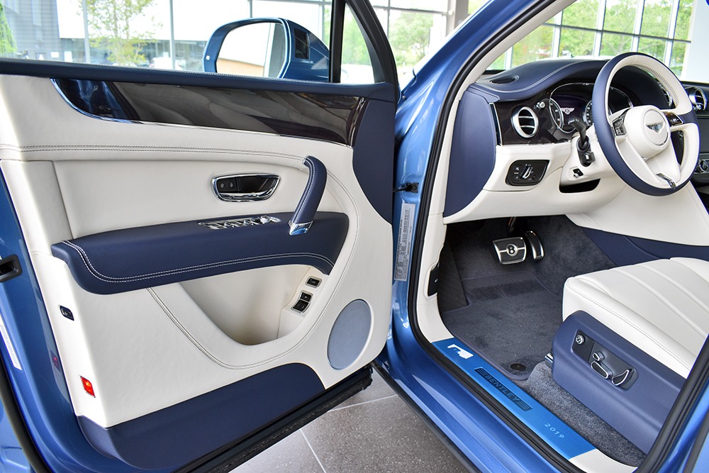 2019 Bentley Bentayga V8 Image 6