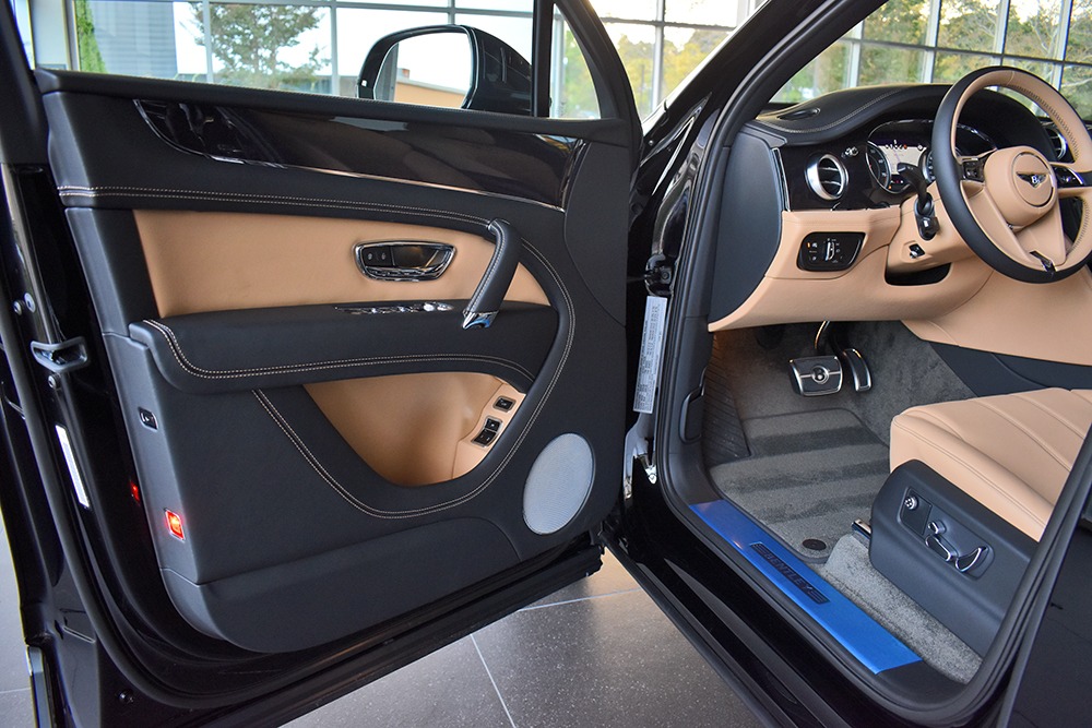 2019 Bentley Bentayga V8 Image 8
