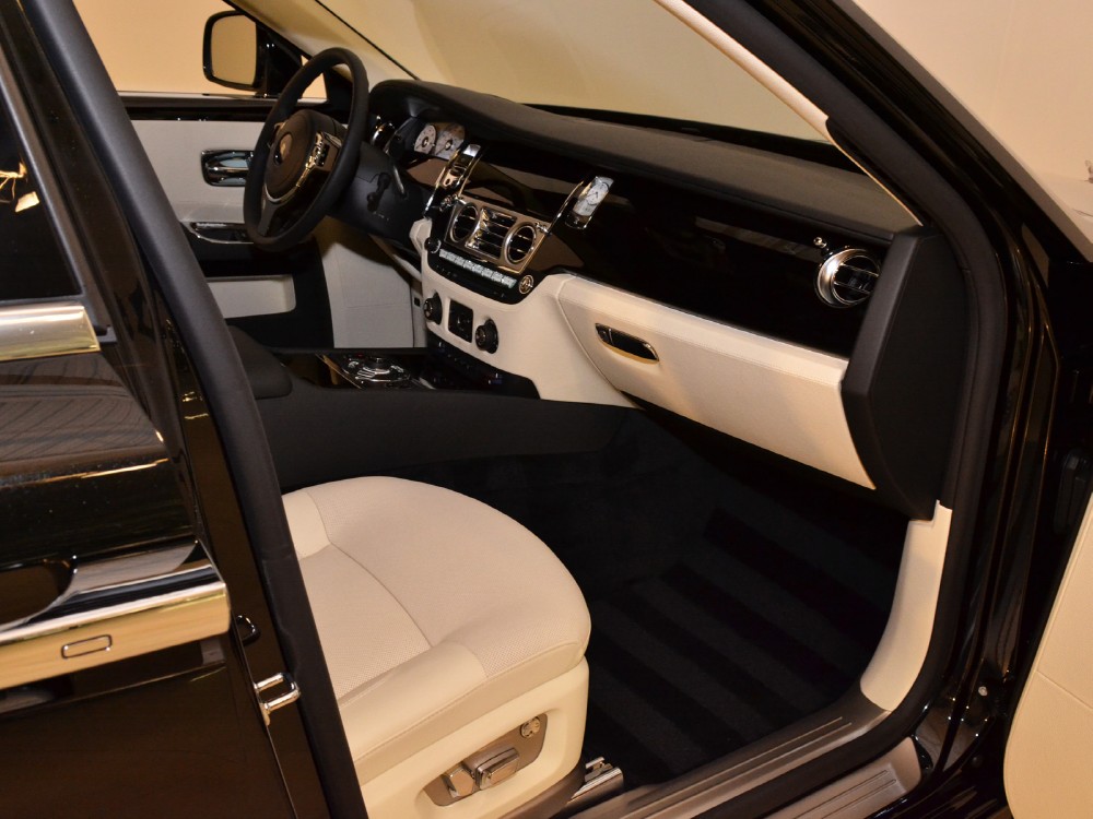 2011 Rolls-Royce Ghost Image 16
