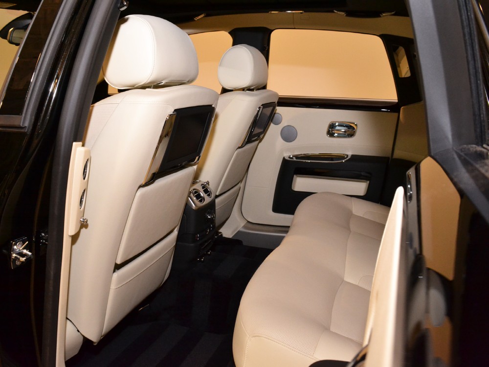2011 Rolls-Royce Ghost Image 19