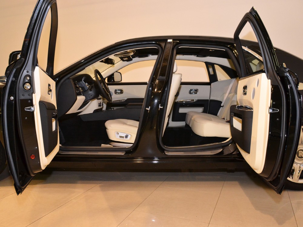 2011 Rolls-Royce Ghost Image 24