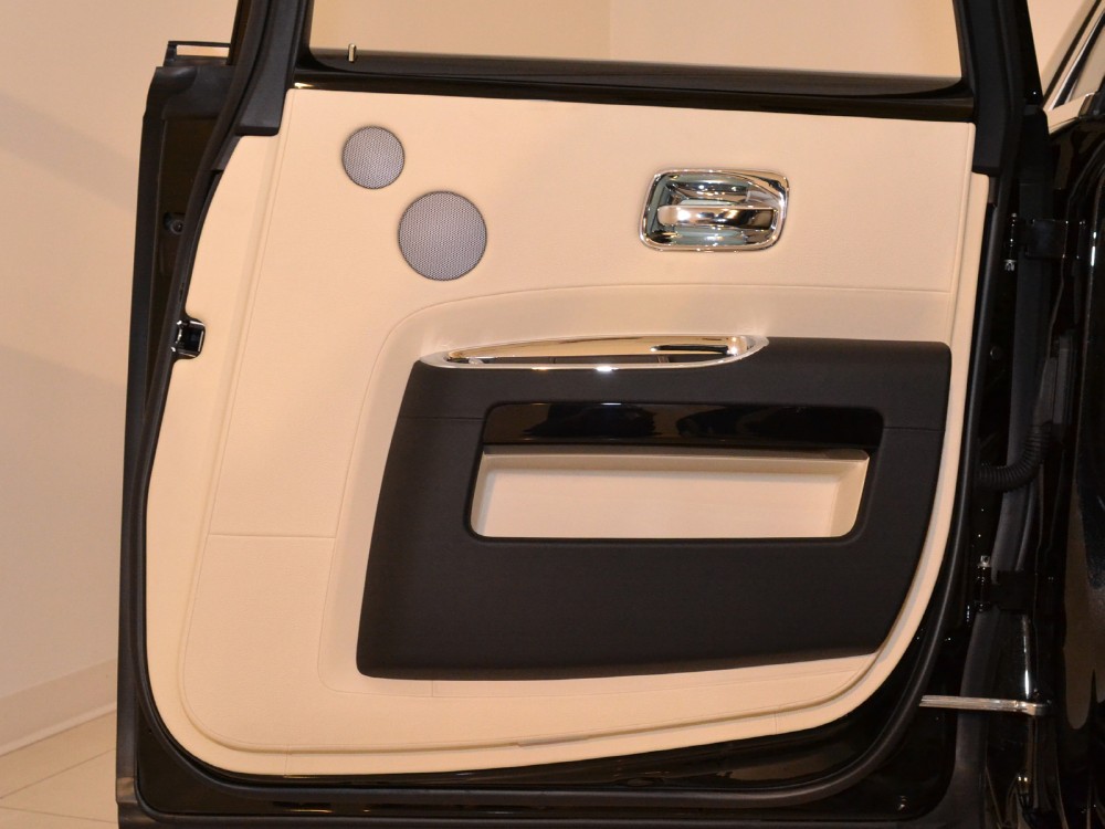 2011 Rolls-Royce Ghost Image 25