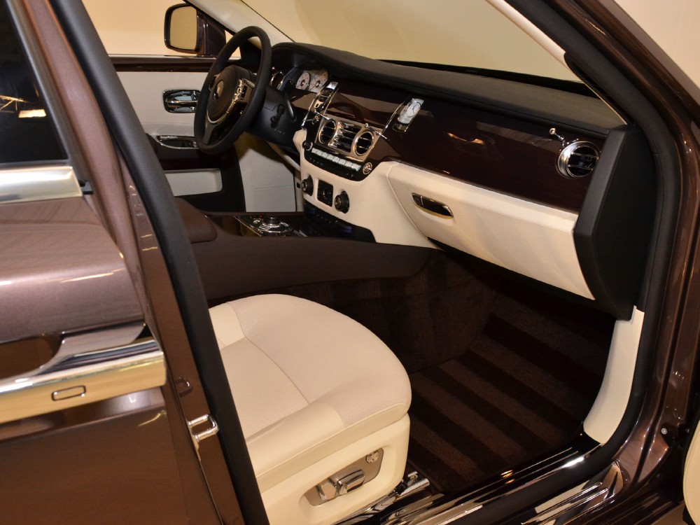 2011 Rolls-Royce Ghost Image 15
