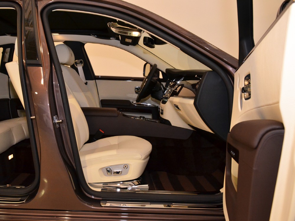 2011 Rolls-Royce Ghost Image 16