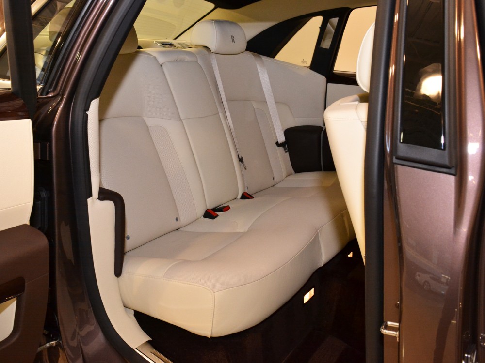 2011 Rolls-Royce Ghost Image 22